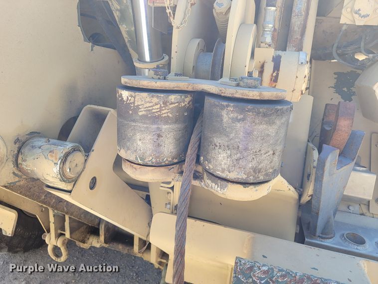 image for item JL9357 1994 Stewart & Stevenson M-1089  recovery truck