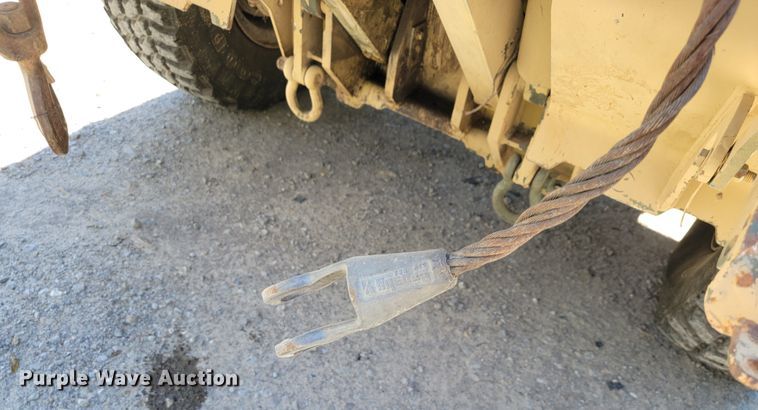 image for item JL9357 1994 Stewart & Stevenson M-1089  recovery truck