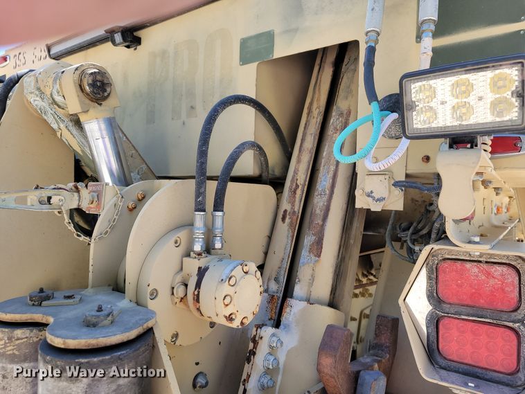 image for item JL9357 1994 Stewart & Stevenson M-1089  recovery truck