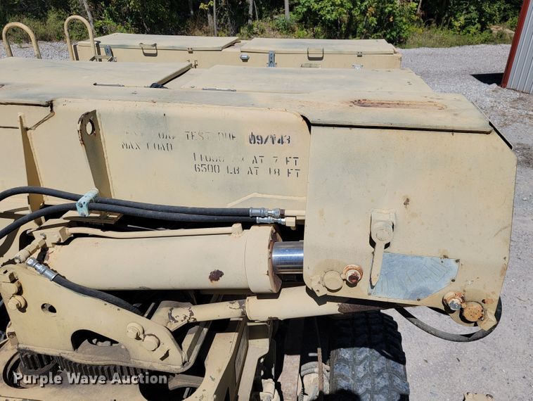 image for item JL9357 1994 Stewart & Stevenson M-1089  recovery truck