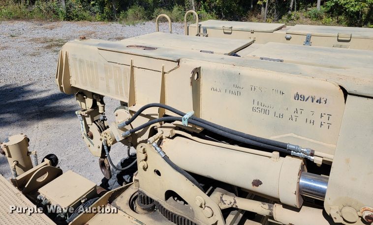 image for item JL9357 1994 Stewart & Stevenson M-1089  recovery truck