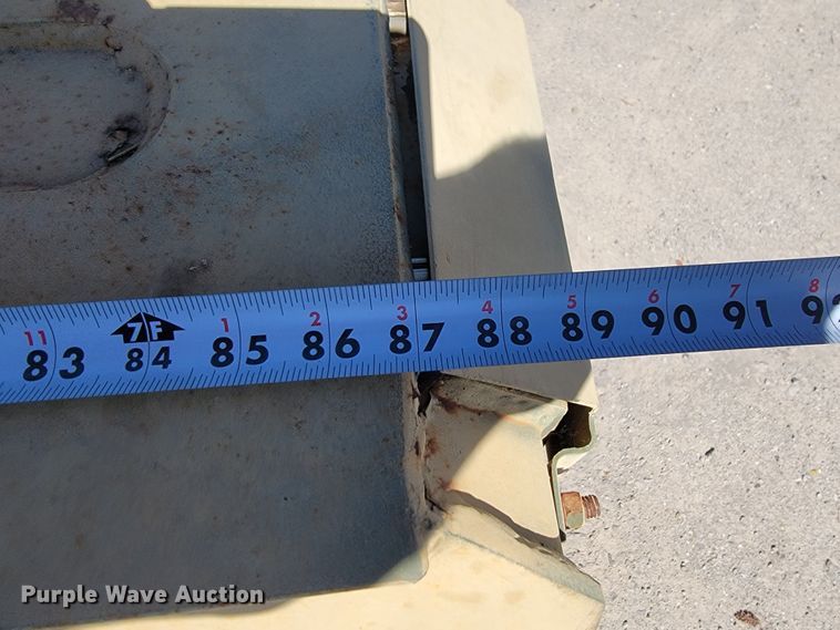 image for item JL9357 1994 Stewart & Stevenson M-1089  recovery truck