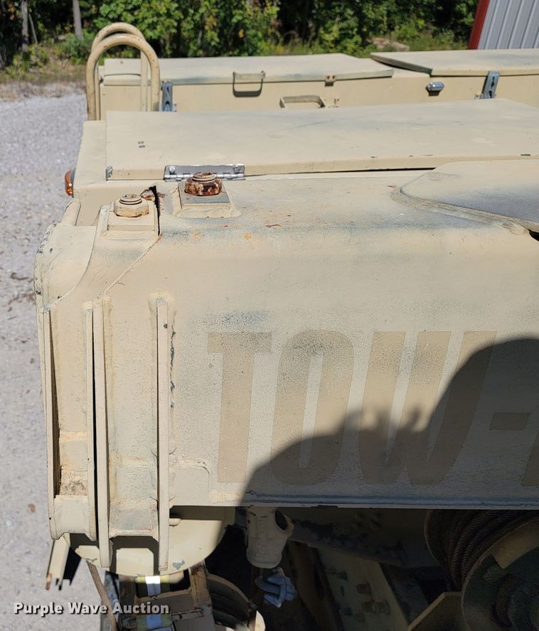 image for item JL9357 1994 Stewart & Stevenson M-1089  recovery truck