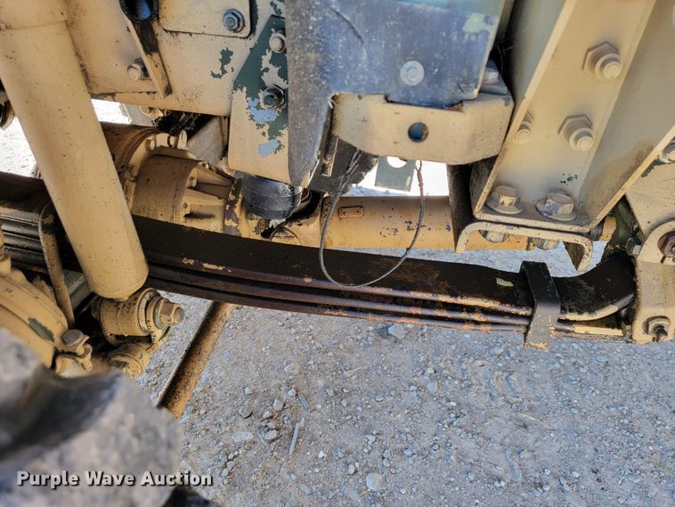 image for item JL9357 1994 Stewart & Stevenson M-1089  recovery truck