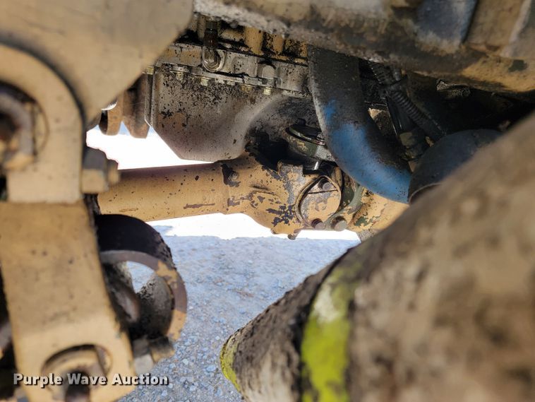 image for item JL9357 1994 Stewart & Stevenson M-1089  recovery truck