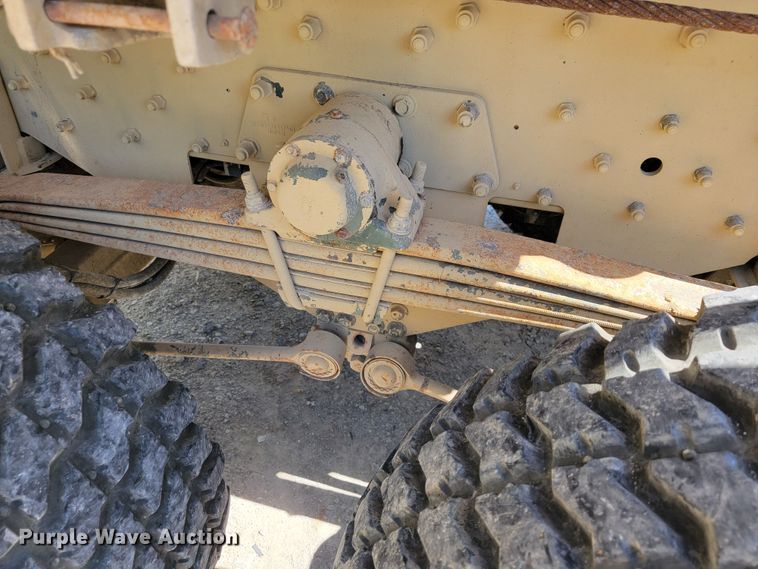 image for item JL9357 1994 Stewart & Stevenson M-1089  recovery truck