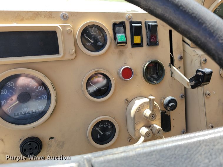 image for item JL9357 1994 Stewart & Stevenson M-1089  recovery truck