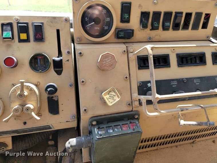 image for item JL9357 1994 Stewart & Stevenson M-1089  recovery truck