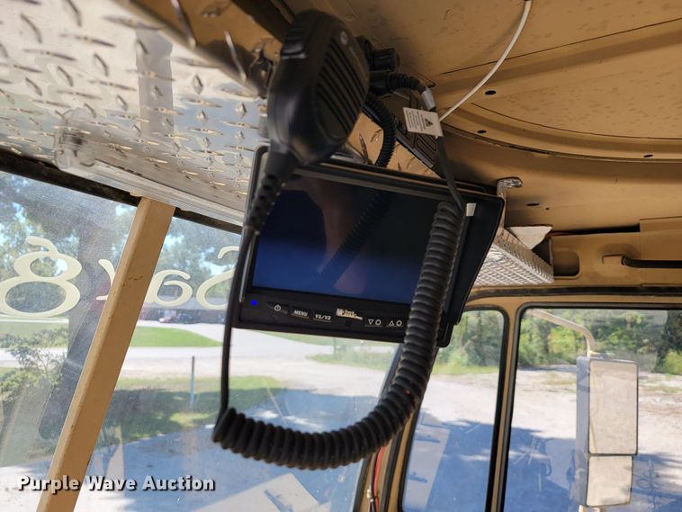 image for item JL9357 1994 Stewart & Stevenson M-1089  recovery truck