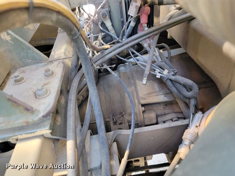 image for item JL9357 1994 Stewart & Stevenson M-1089  recovery truck