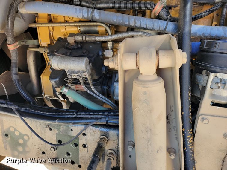 image for item JL9357 1994 Stewart & Stevenson M-1089  recovery truck