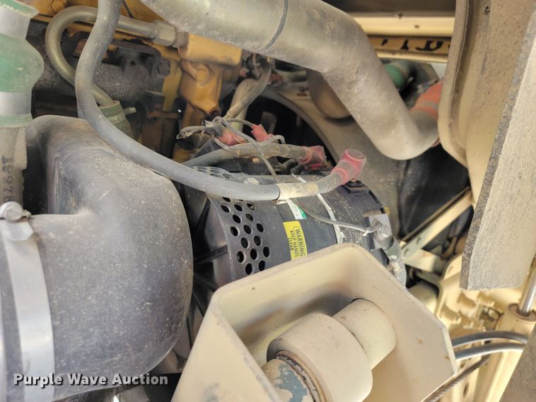 image for item JL9357 1994 Stewart & Stevenson M-1089  recovery truck