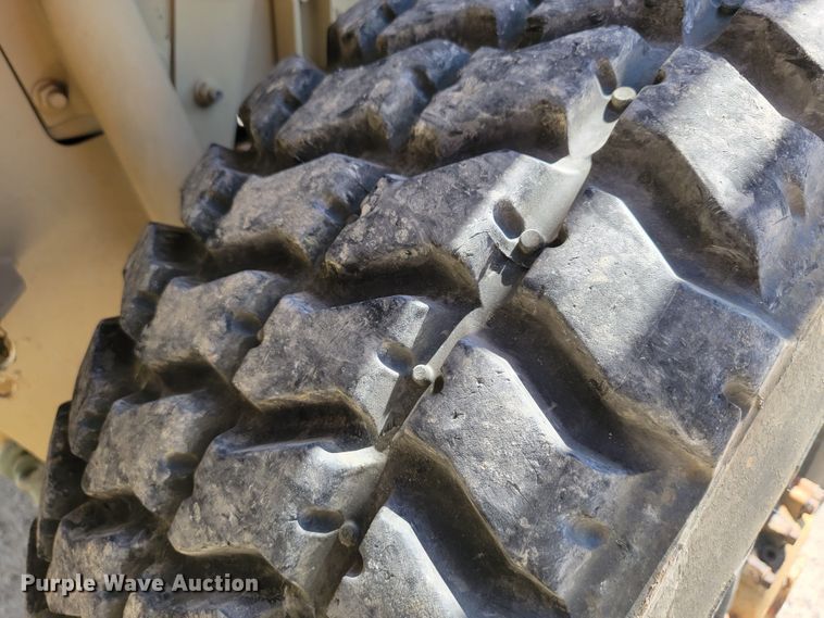 image for item JL9357 1994 Stewart & Stevenson M-1089  recovery truck