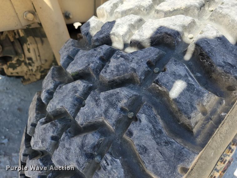 image for item JL9357 1994 Stewart & Stevenson M-1089  recovery truck