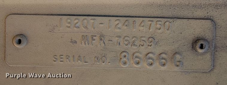 image for item JL9357 1994 Stewart & Stevenson M-1089  recovery truck