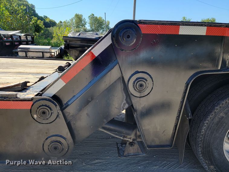 image for item JL9364 2003 Trail-Eze TE701  drop tilt deck equipment trailer