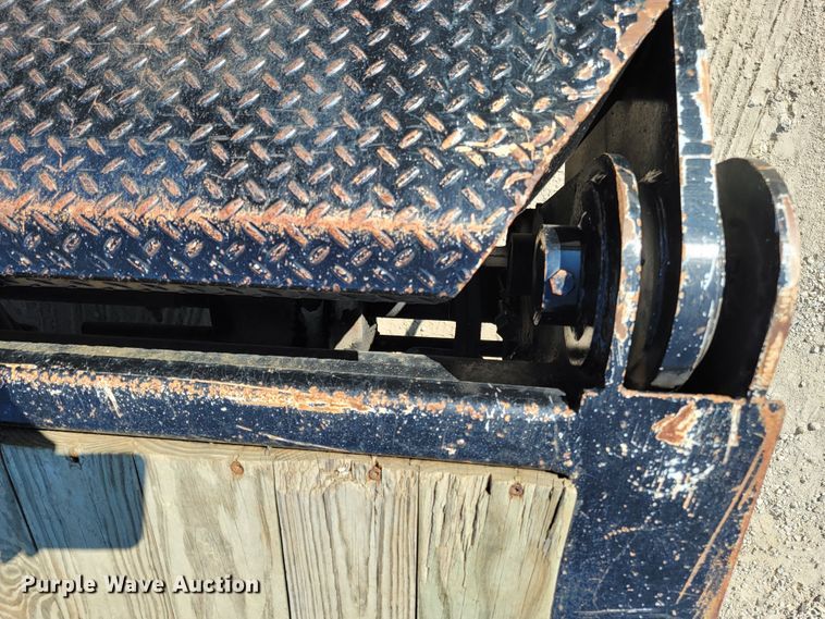 image for item JL9364 2003 Trail-Eze TE701  drop tilt deck equipment trailer