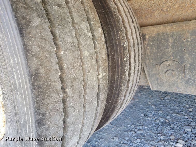 image for item JL9364 2003 Trail-Eze TE701  drop tilt deck equipment trailer