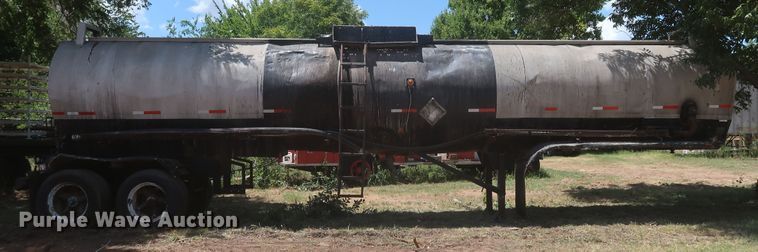 image for item JR9446 1966 Butler  tank trailer
