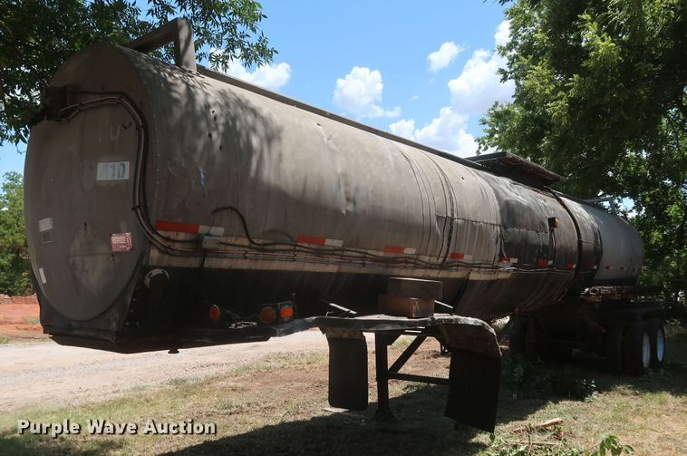image for item JR9446 1966 Butler  tank trailer
