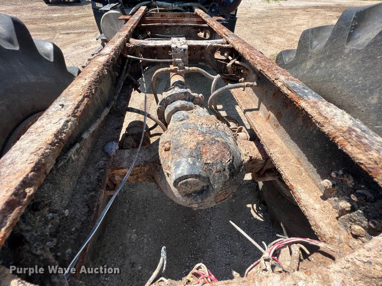 image for item JX9366 2003 International 7400  truck cab and chassis