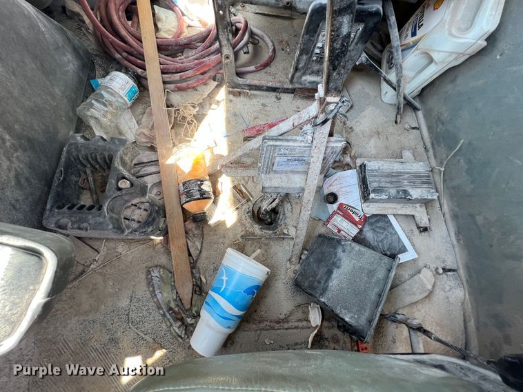 image for item JX9366 2003 International 7400  truck cab and chassis