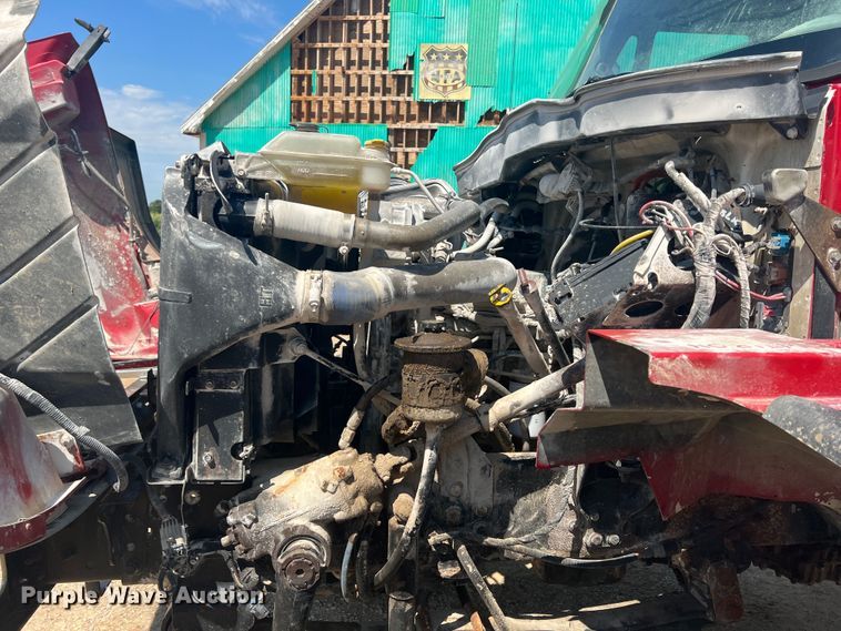 image for item JX9366 2003 International 7400  truck cab and chassis