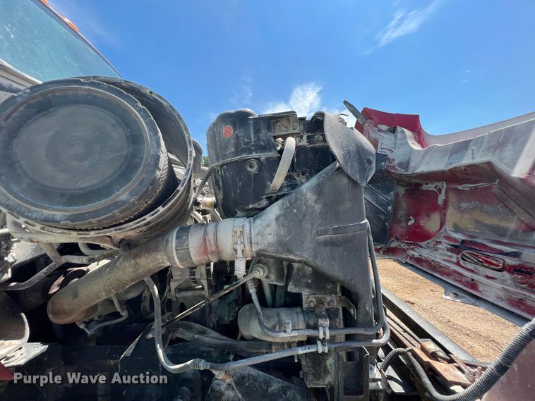 image for item JX9366 2003 International 7400  truck cab and chassis