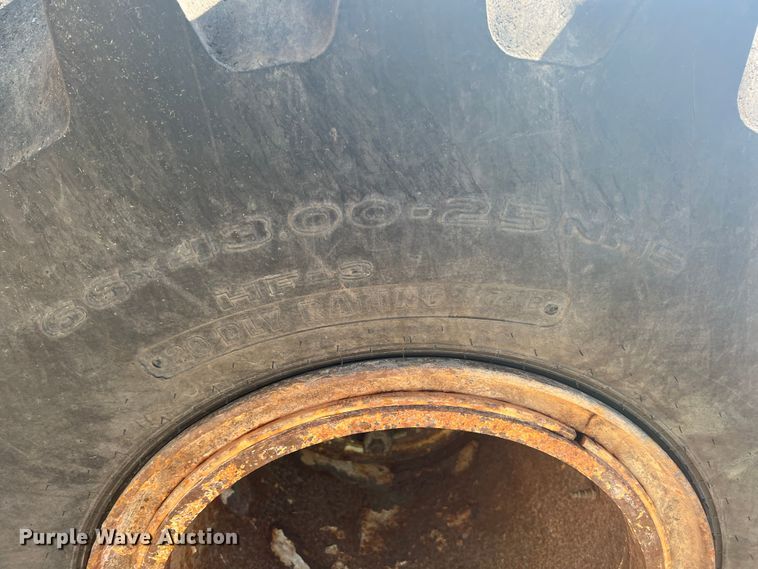 image for item JX9366 2003 International 7400  truck cab and chassis