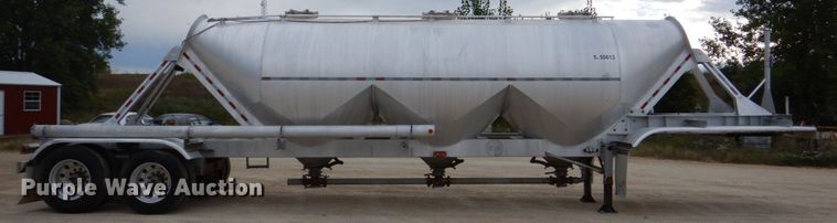 image for item JY9270 2006 Tremcar TRA/REM  pneumatic dry bulk trailer