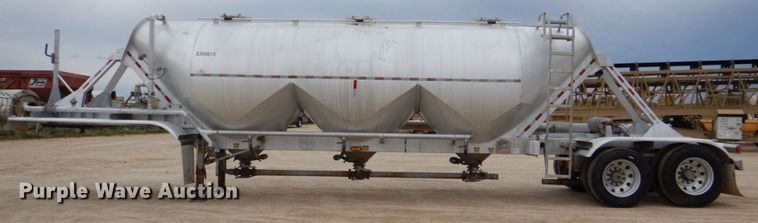image for item JY9270 2006 Tremcar TRA/REM  pneumatic dry bulk trailer