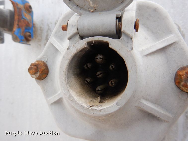 image for item JY9270 2006 Tremcar TRA/REM  pneumatic dry bulk trailer