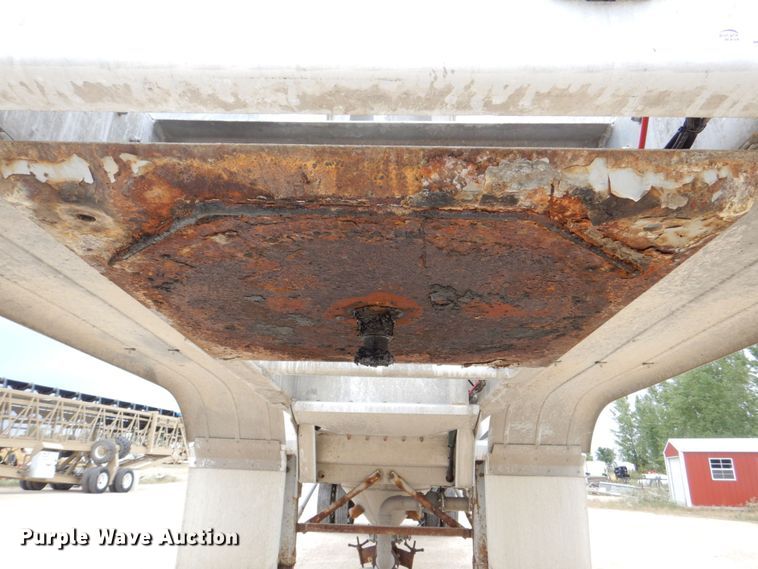 image for item JY9270 2006 Tremcar TRA/REM  pneumatic dry bulk trailer