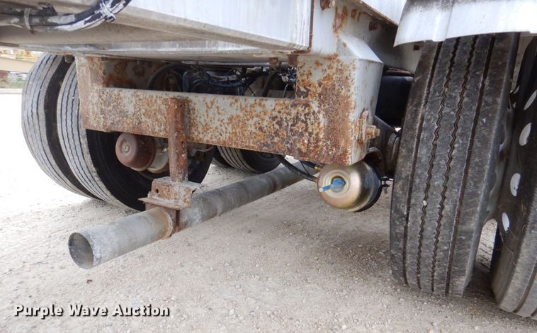 image for item JY9270 2006 Tremcar TRA/REM  pneumatic dry bulk trailer