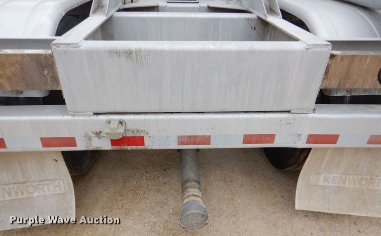 image for item JY9270 2006 Tremcar TRA/REM  pneumatic dry bulk trailer