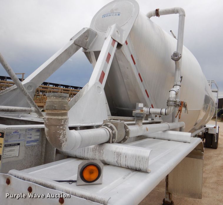 image for item JY9270 2006 Tremcar TRA/REM  pneumatic dry bulk trailer