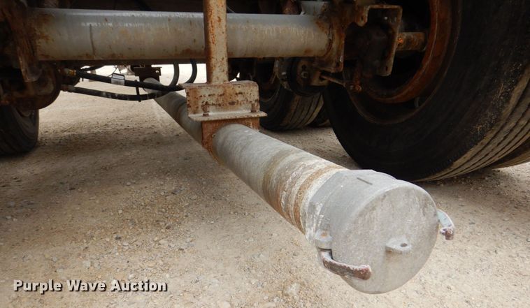 image for item JY9270 2006 Tremcar TRA/REM  pneumatic dry bulk trailer