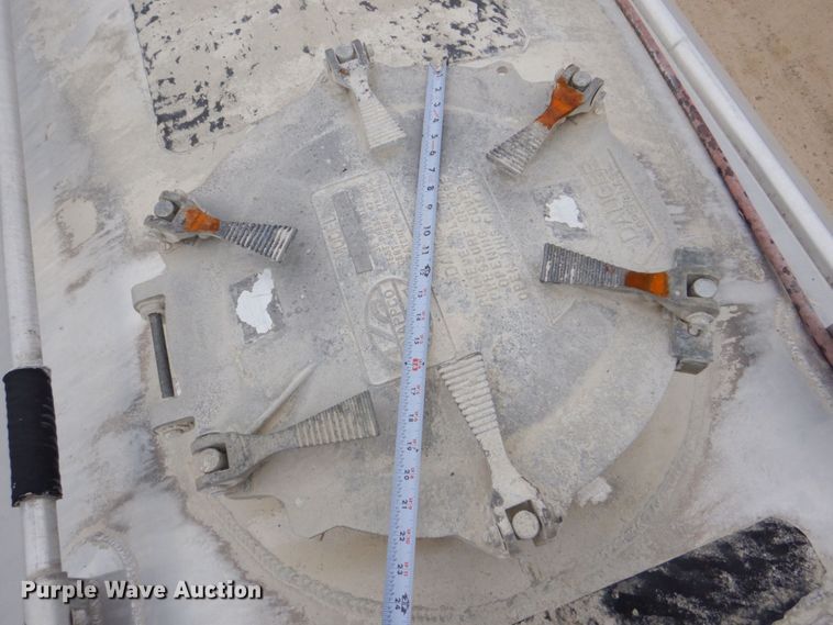 image for item JY9270 2006 Tremcar TRA/REM  pneumatic dry bulk trailer