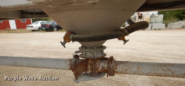 image for item JY9270 2006 Tremcar TRA/REM  pneumatic dry bulk trailer