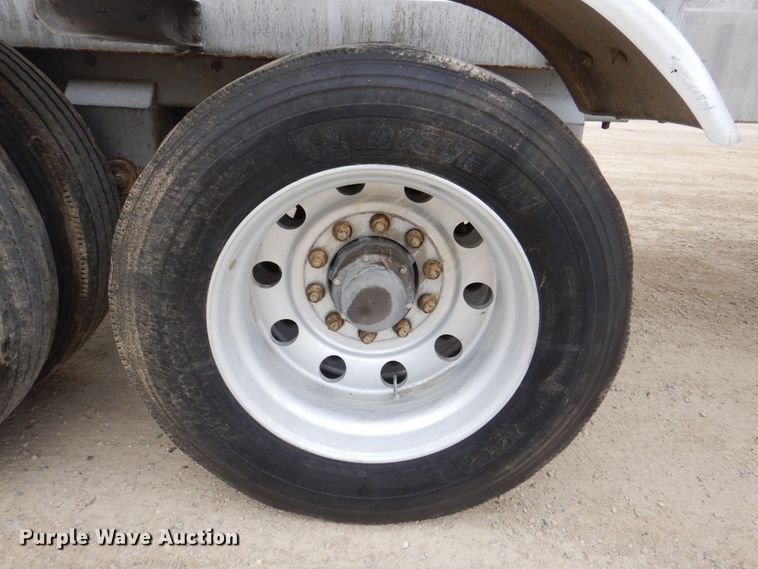 image for item JY9270 2006 Tremcar TRA/REM  pneumatic dry bulk trailer