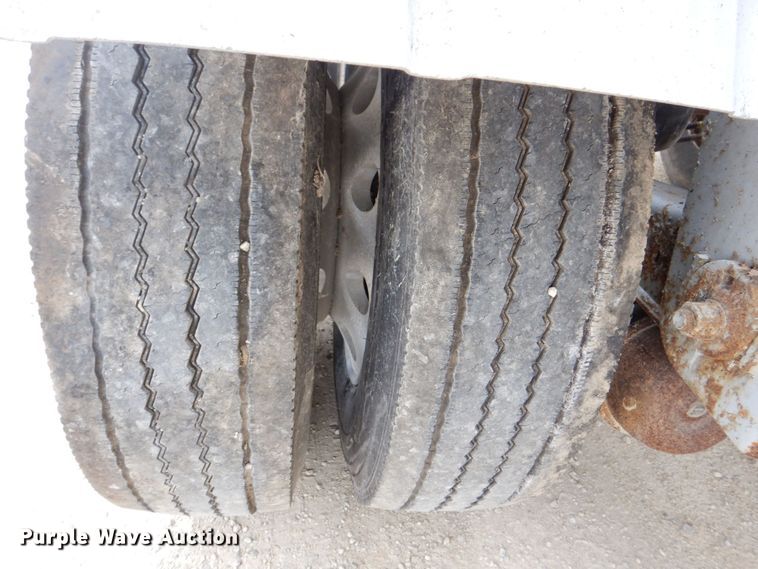 image for item JY9270 2006 Tremcar TRA/REM  pneumatic dry bulk trailer