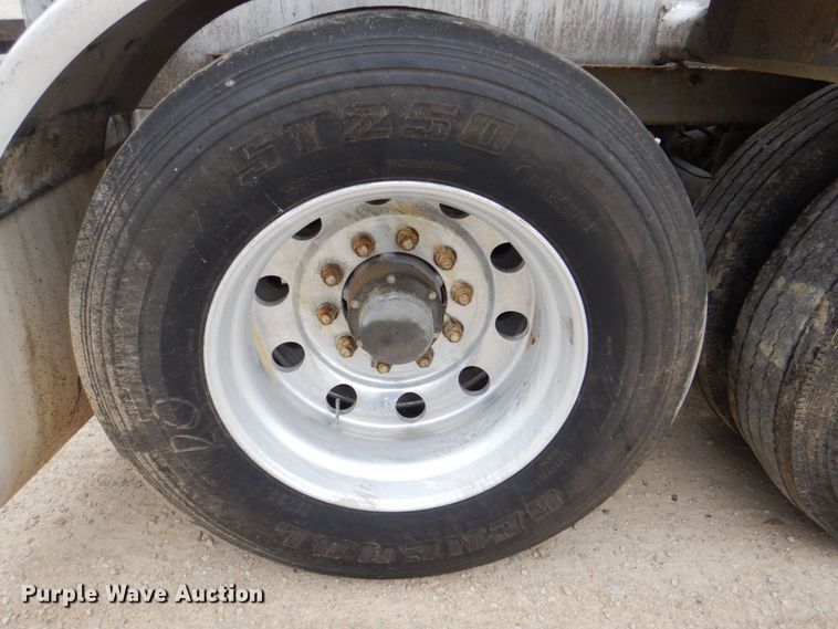 image for item JY9270 2006 Tremcar TRA/REM  pneumatic dry bulk trailer