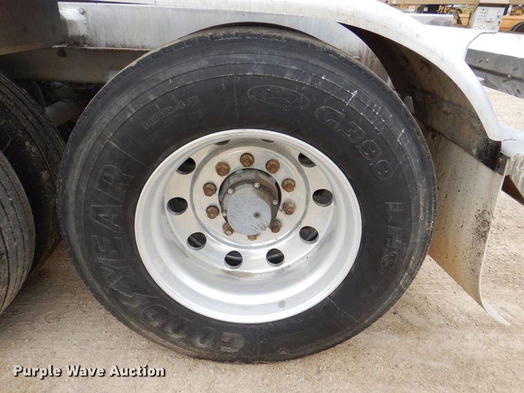 image for item JY9270 2006 Tremcar TRA/REM  pneumatic dry bulk trailer