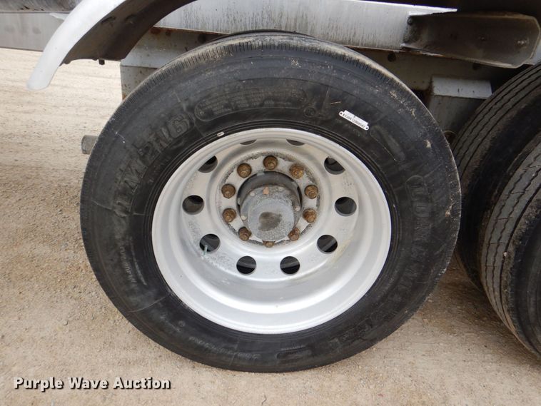 image for item JY9270 2006 Tremcar TRA/REM  pneumatic dry bulk trailer