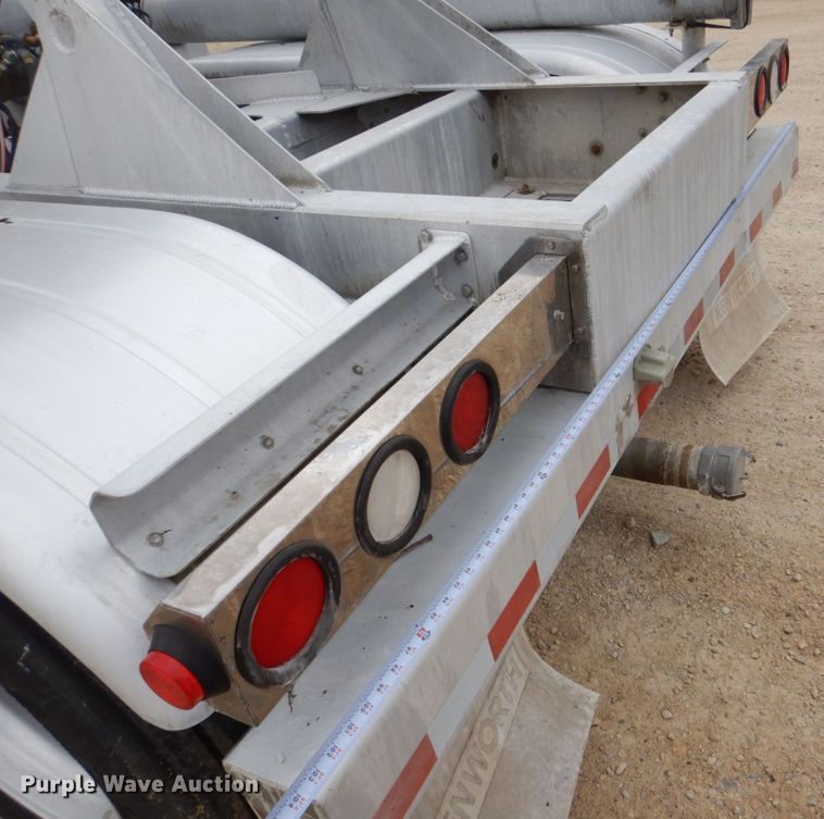 image for item JY9270 2006 Tremcar TRA/REM  pneumatic dry bulk trailer