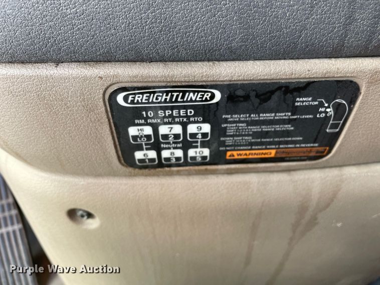 image for item KF9488 2012 Freightliner Cascadia 125  semi truck