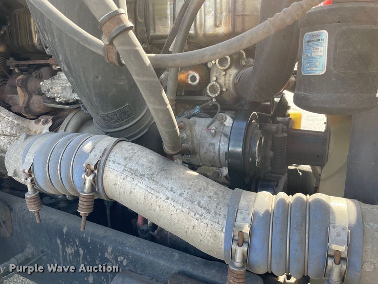 image for item KF9488 2012 Freightliner Cascadia 125  semi truck