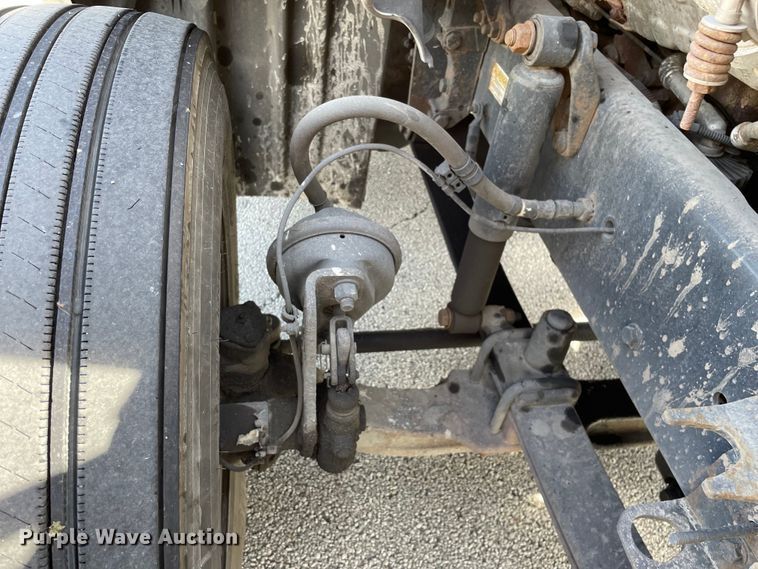 image for item KF9488 2012 Freightliner Cascadia 125  semi truck