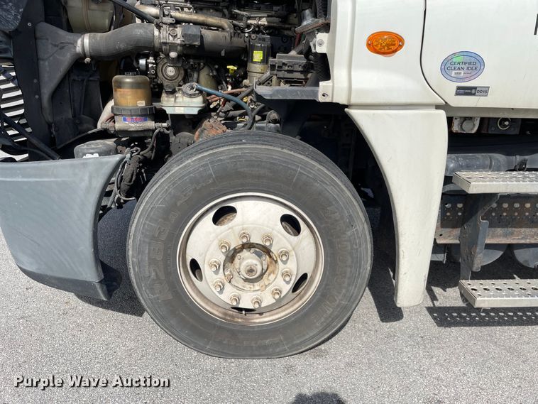 image for item KF9488 2012 Freightliner Cascadia 125  semi truck