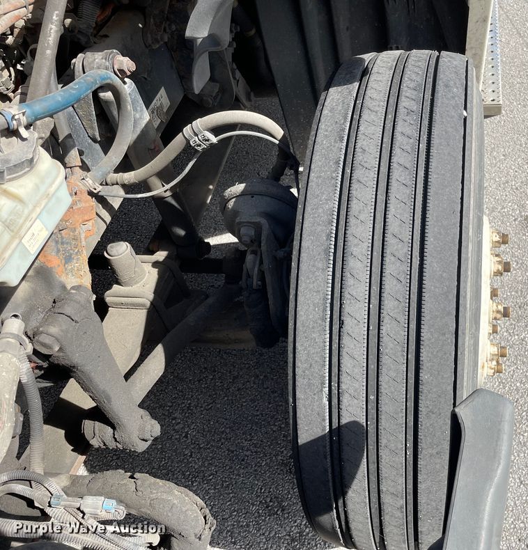 image for item KF9488 2012 Freightliner Cascadia 125  semi truck